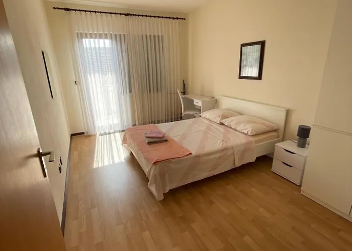 Petra Lägenhet Trogir